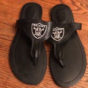 Woman’s Oakland Raiders Sandals